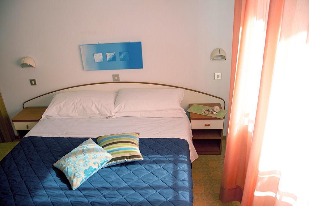 Hotel Gialpina Viserba Di Rimini Extérieur photo