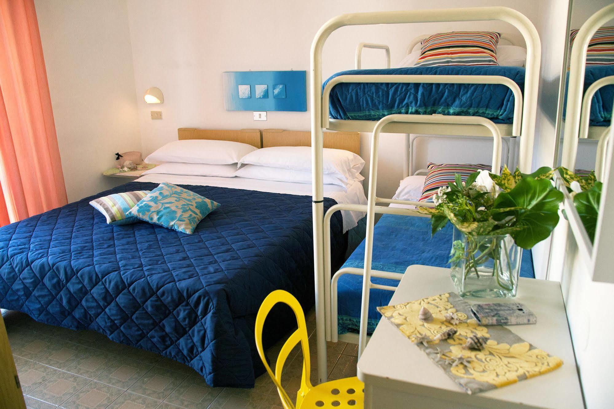 Hotel Gialpina Viserba Di Rimini Extérieur photo